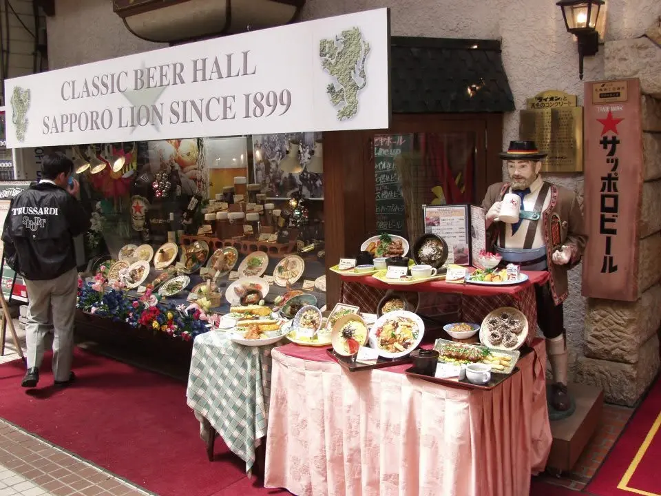 Eingang des historischen Sapporo Lion Beer Hall